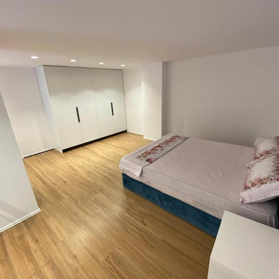 Apartament Me Qera Dublex Lungomare วญอเรอ ภายนอก รูปภาพ