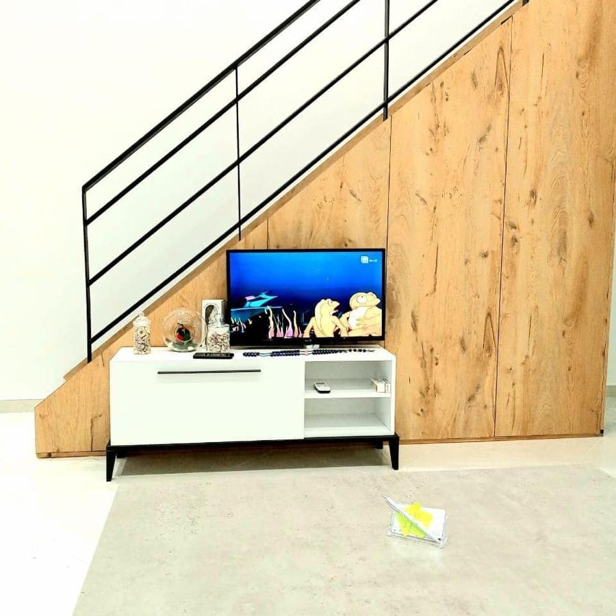 Apartament Me Qera Dublex Lungomare วญอเรอ ภายนอก รูปภาพ