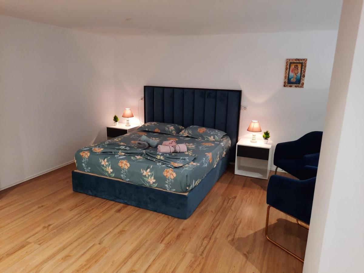 Apartament Me Qera Dublex Lungomare วญอเรอ ภายนอก รูปภาพ