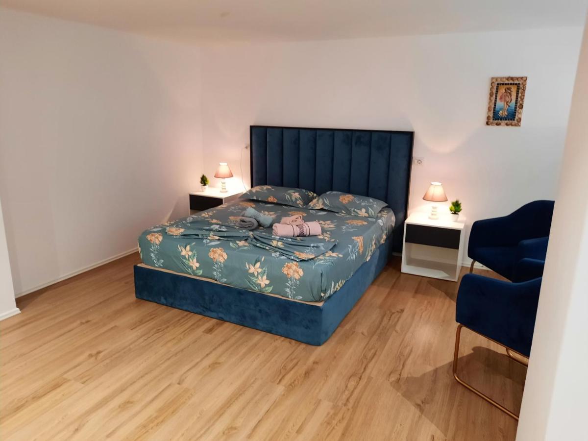 Apartament Me Qera Dublex Lungomare วญอเรอ ภายนอก รูปภาพ