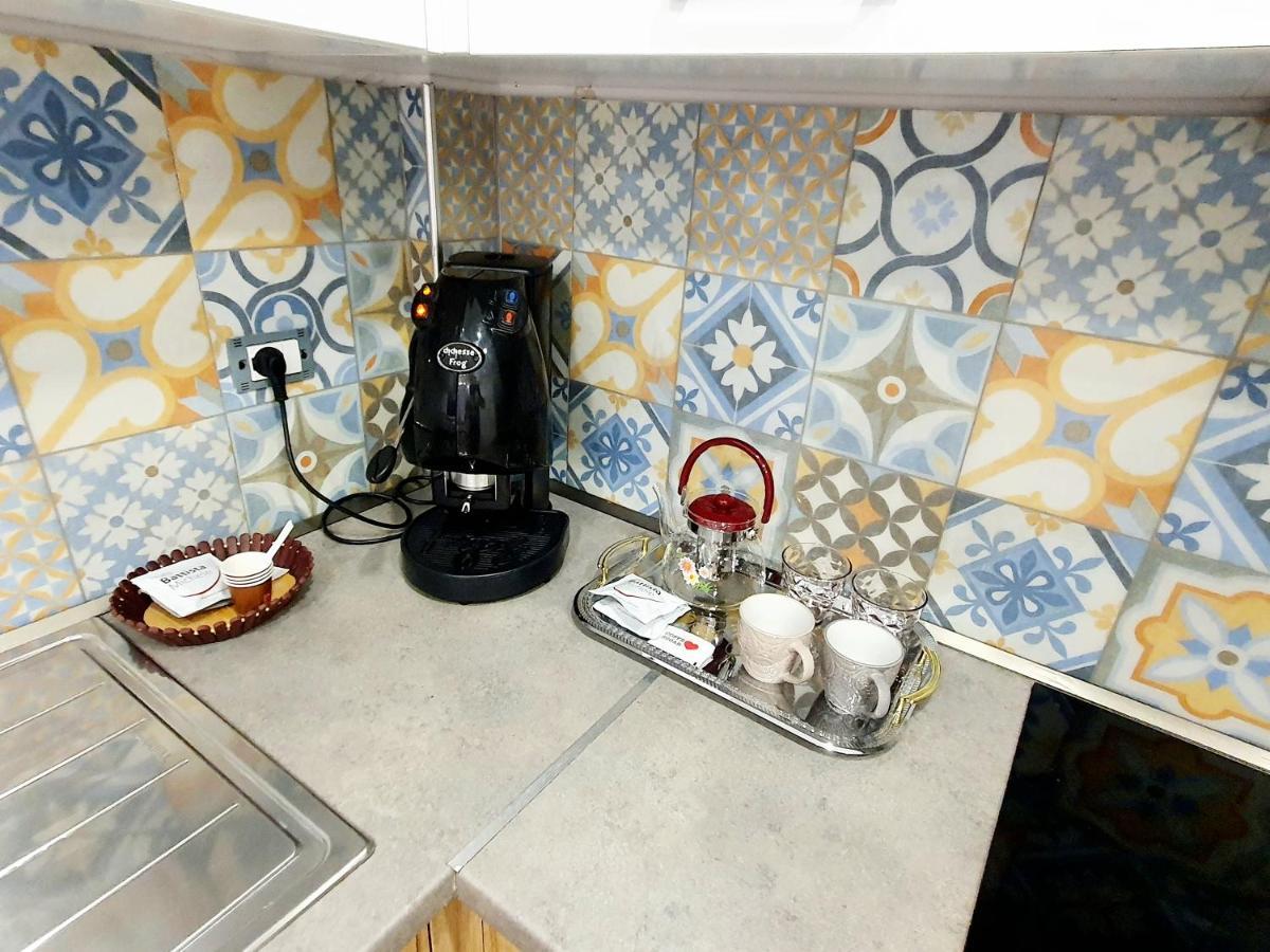 Apartament Me Qera Dublex Lungomare วญอเรอ ภายนอก รูปภาพ