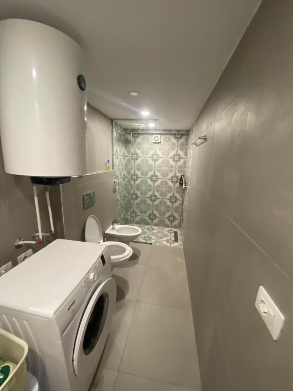 Apartament Me Qera Dublex Lungomare วญอเรอ ภายนอก รูปภาพ
